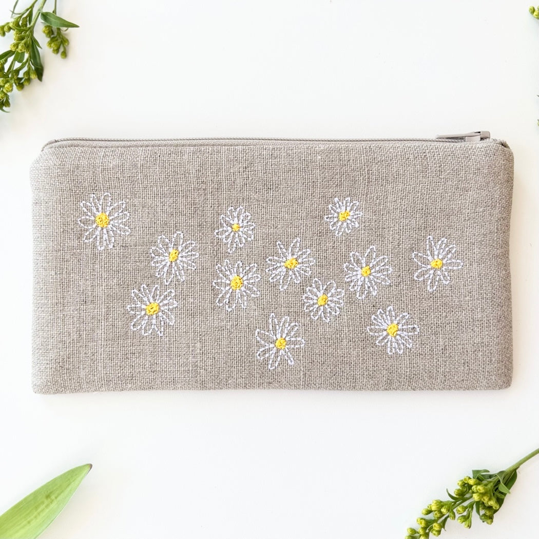 Daisies Pouch